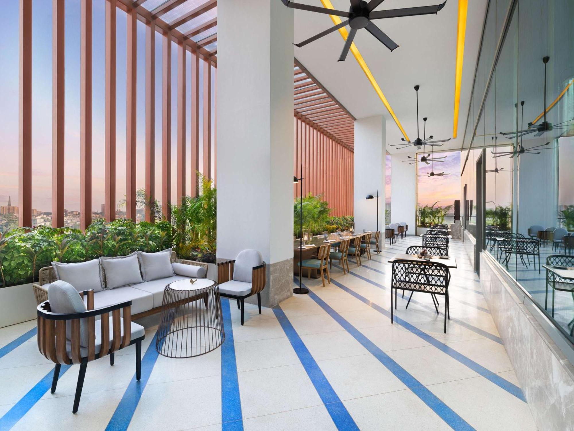 Novotel New Delhi City Centre Eksteriør bilde